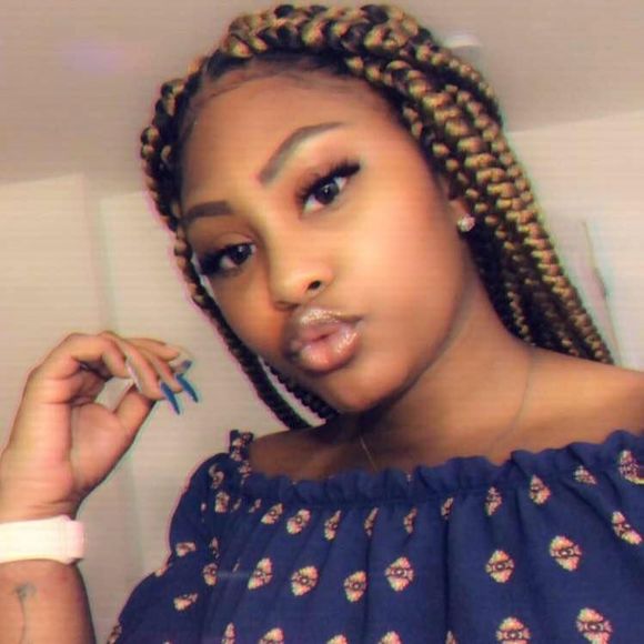 Meet your Posher, Kierra-taisa - Picture 1 of 1